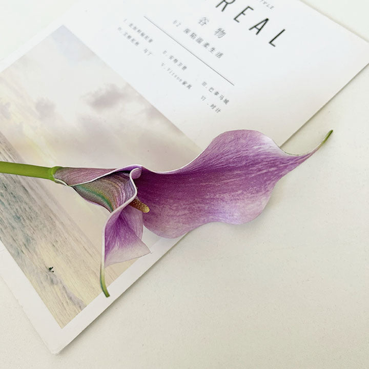 elegant-silk-calla-lily-decoration