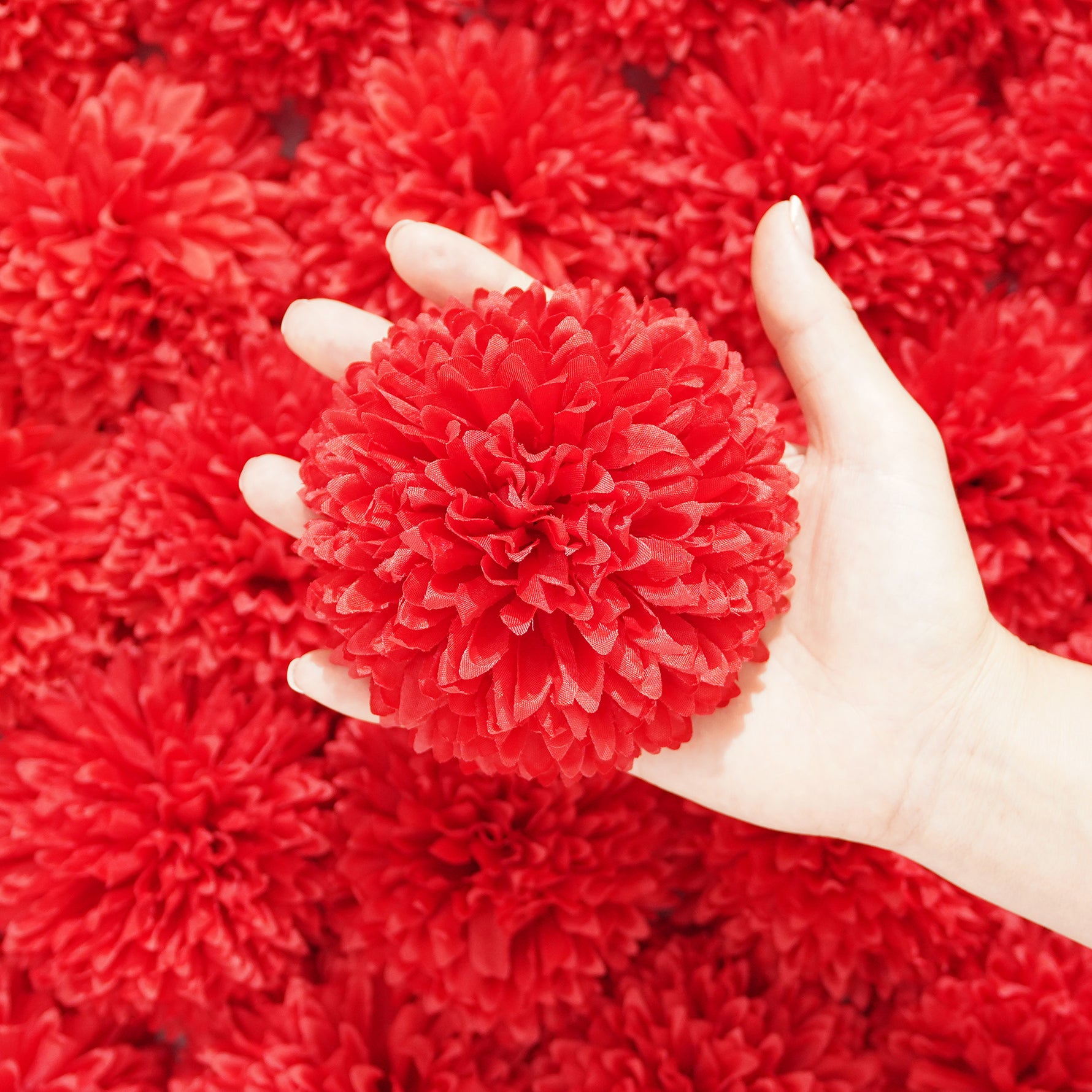 pastel-pompom-flower-arrangement-design
