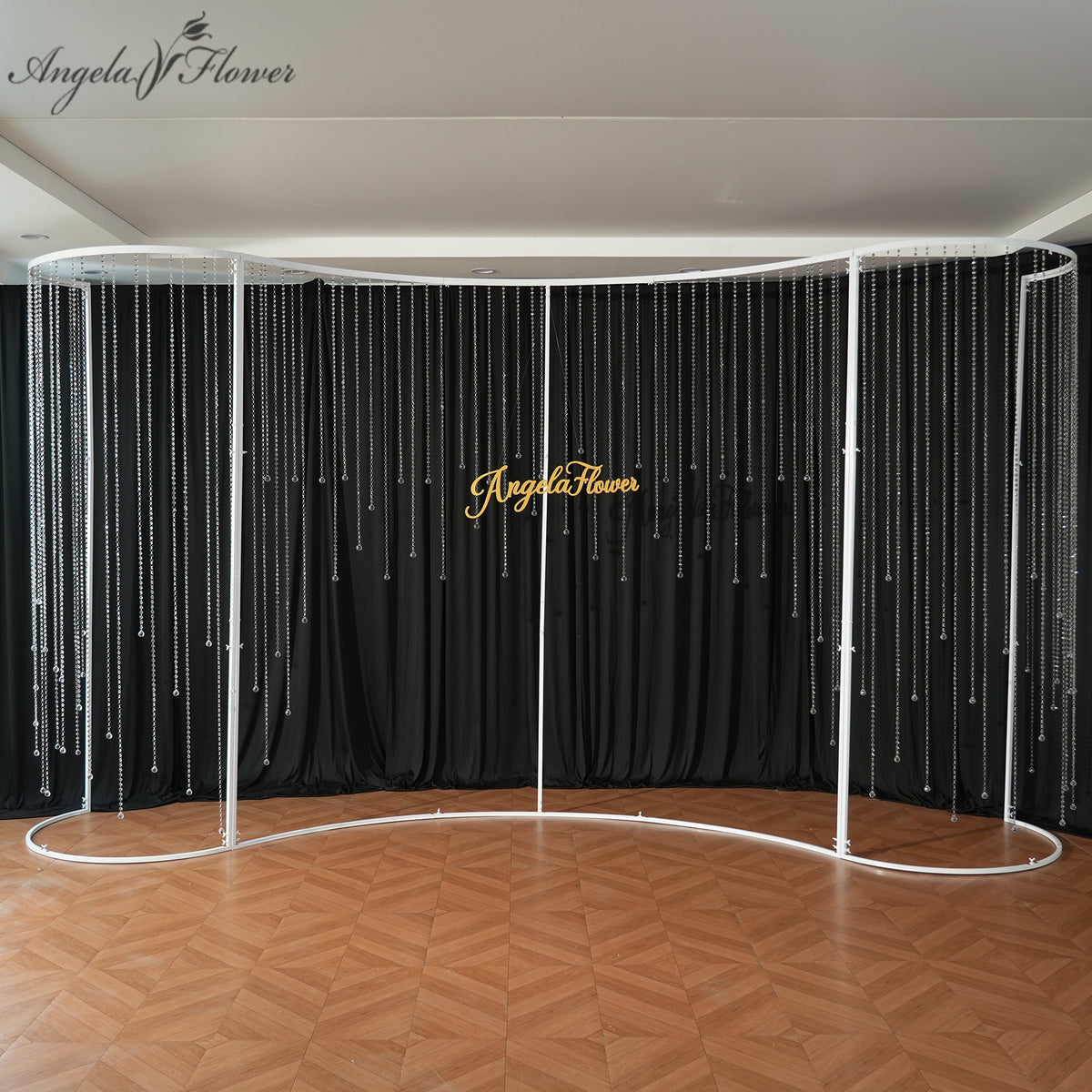 White metal curved backdrop frame