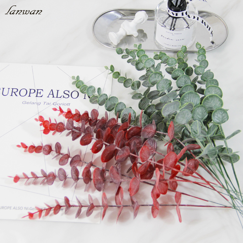 burgundy_eucalyptus_handheld_bouquet