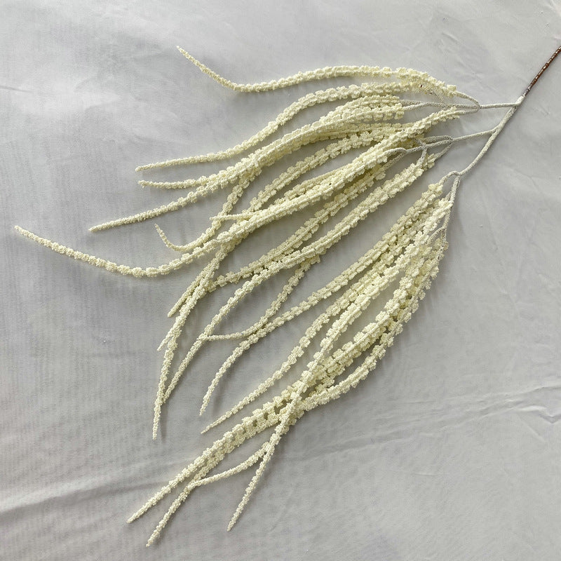 pale_cream_amaranthus_soft_cascade