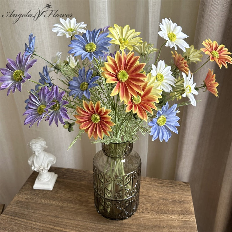 clear_glass_daisy_table_arrangement