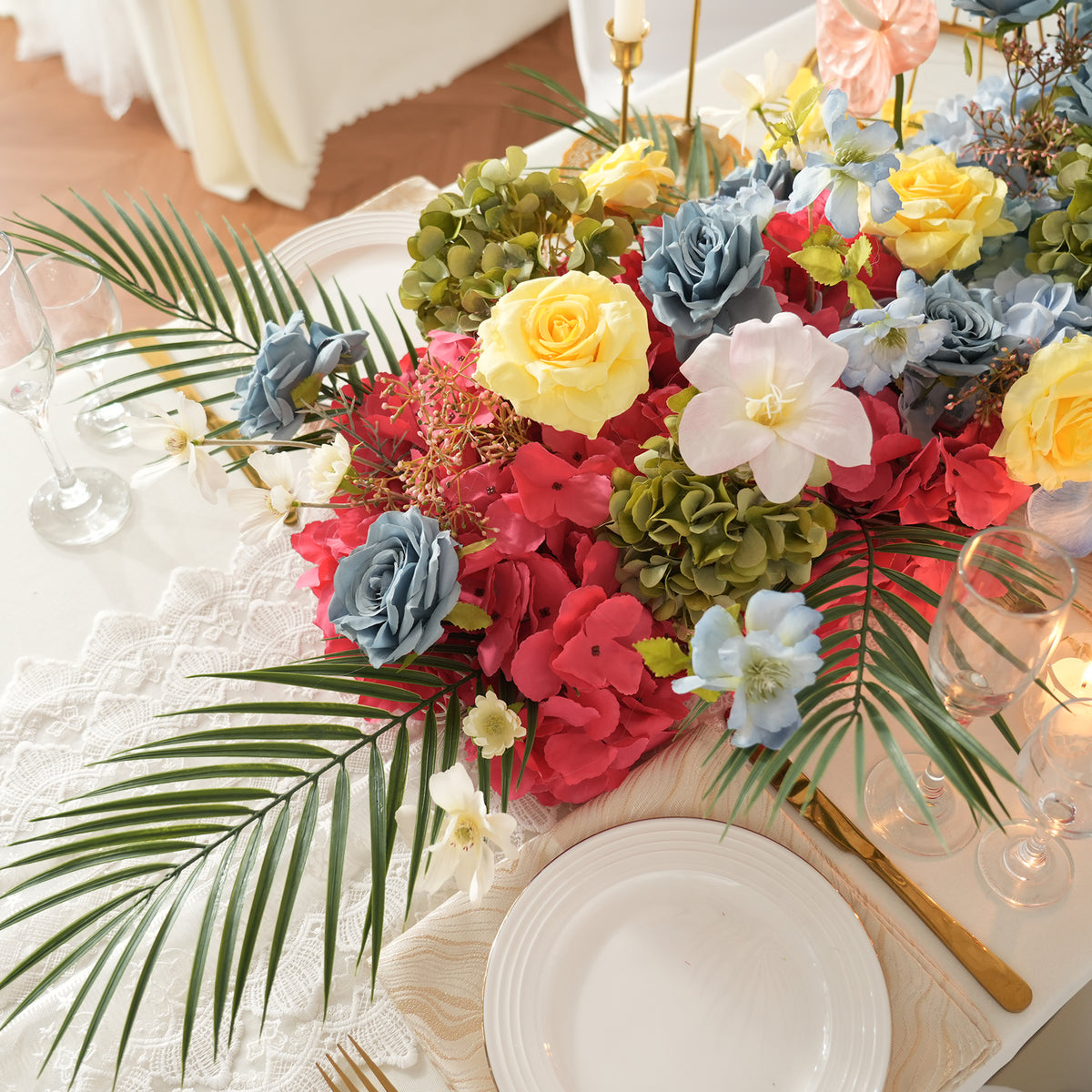 rose and hydrangea mixed table flower runner closeup