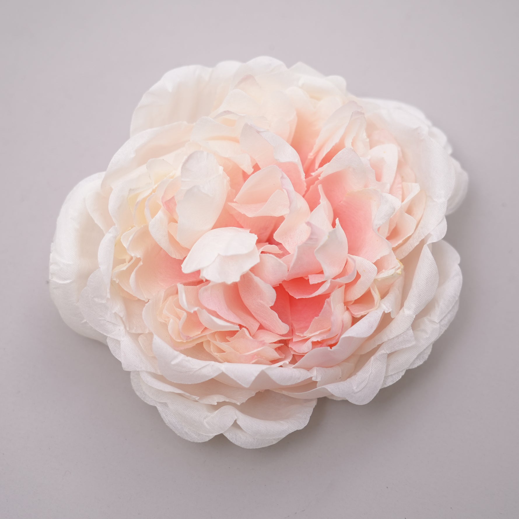 soft‑peach‑faux‑peony‑head‑table‑decor