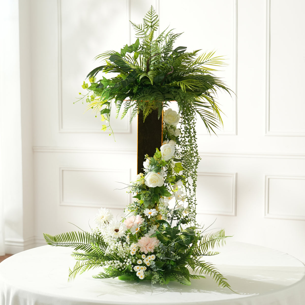Tiny white daisy flowers for table arrangement