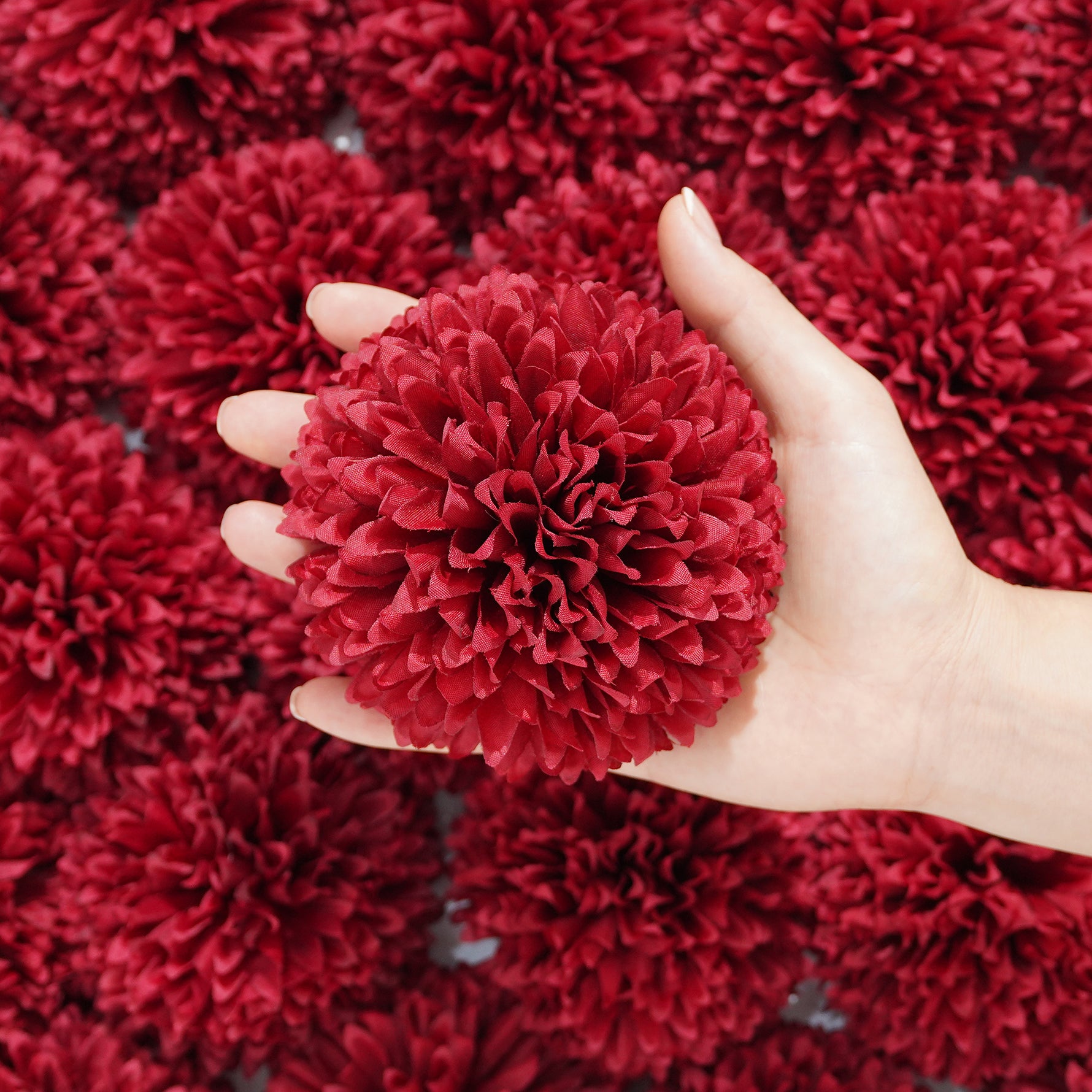 romantic-wedding-pompom-flower-arrangement