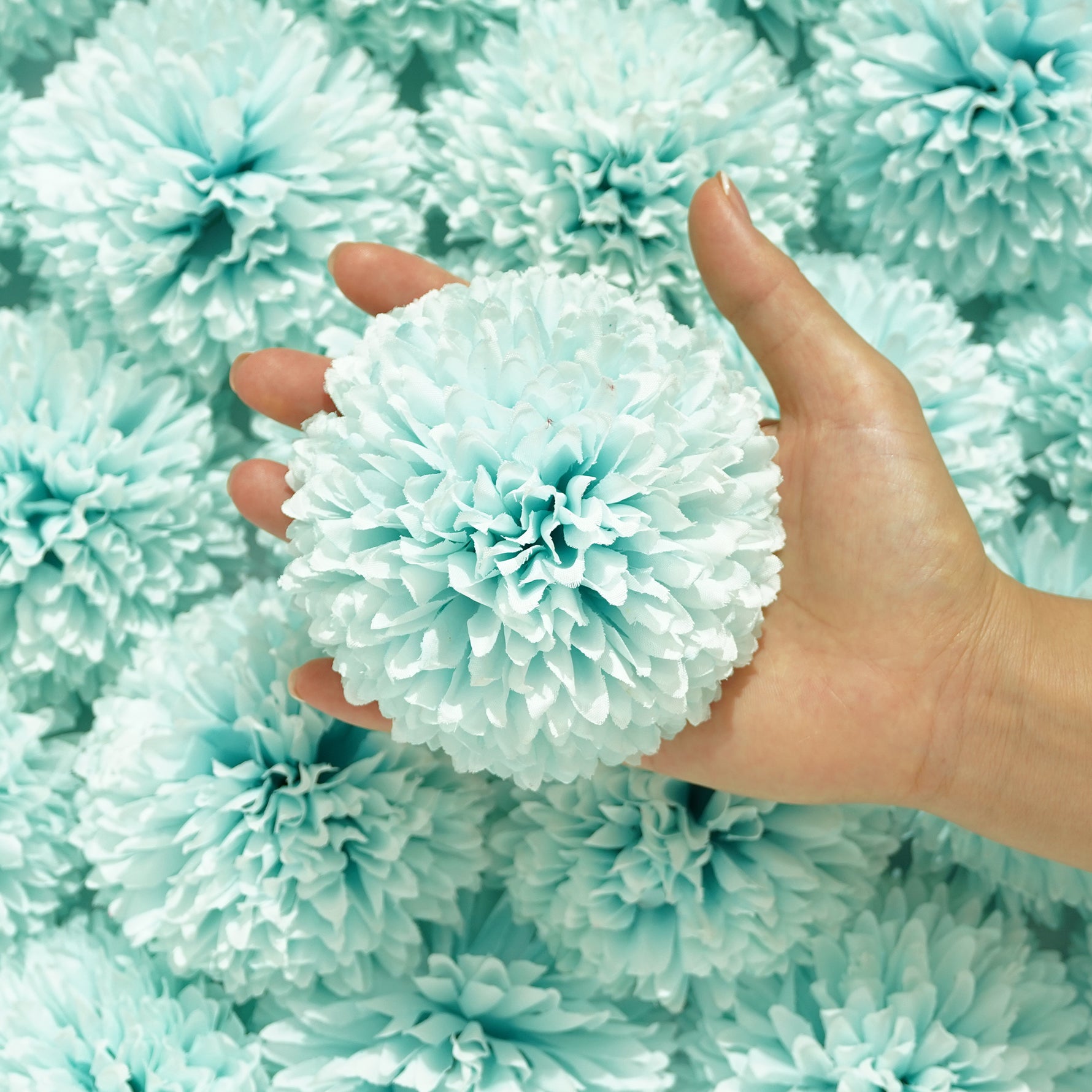 wedding-floral-pompom-decoration-idea