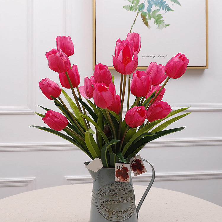 bridal_shower_tulip_bouquet_staging