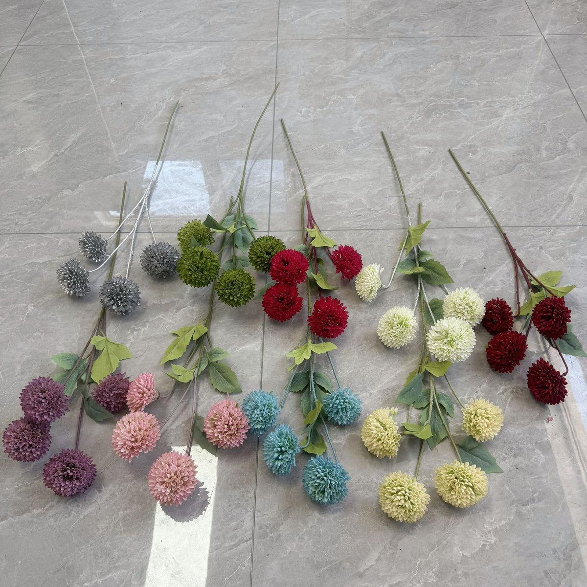 cream_pompom_branch