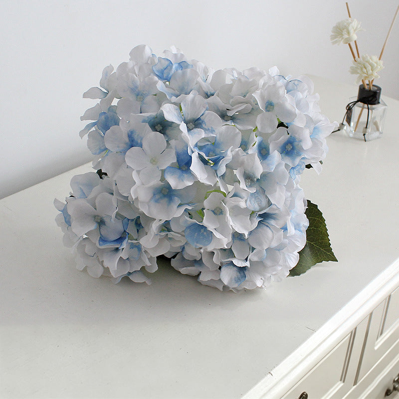 blue_hydrangea_bouquet