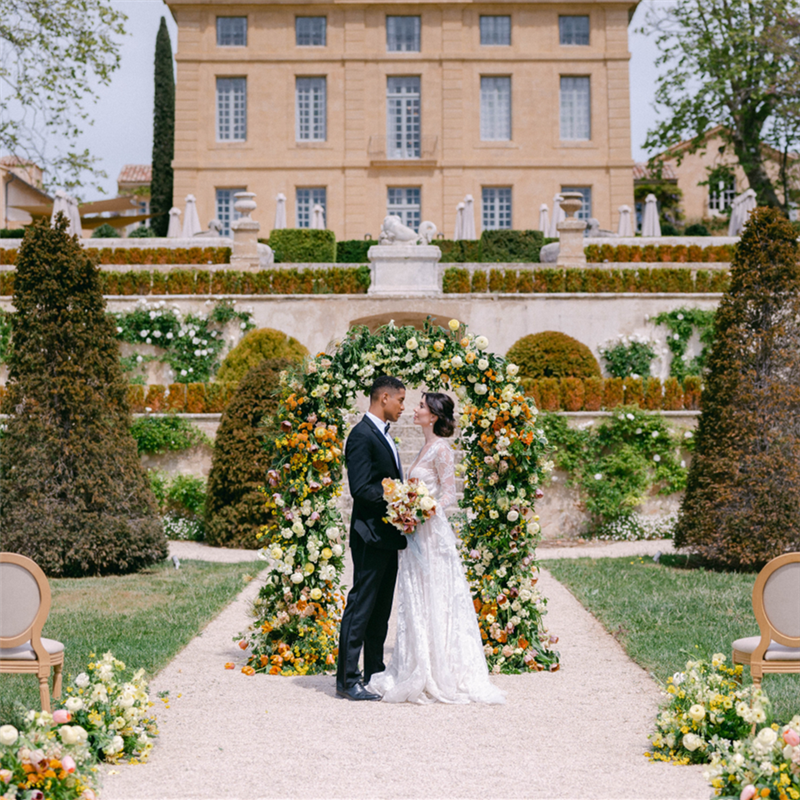 Transforming Spaces: How to Transform Wedding Venues with Floral
