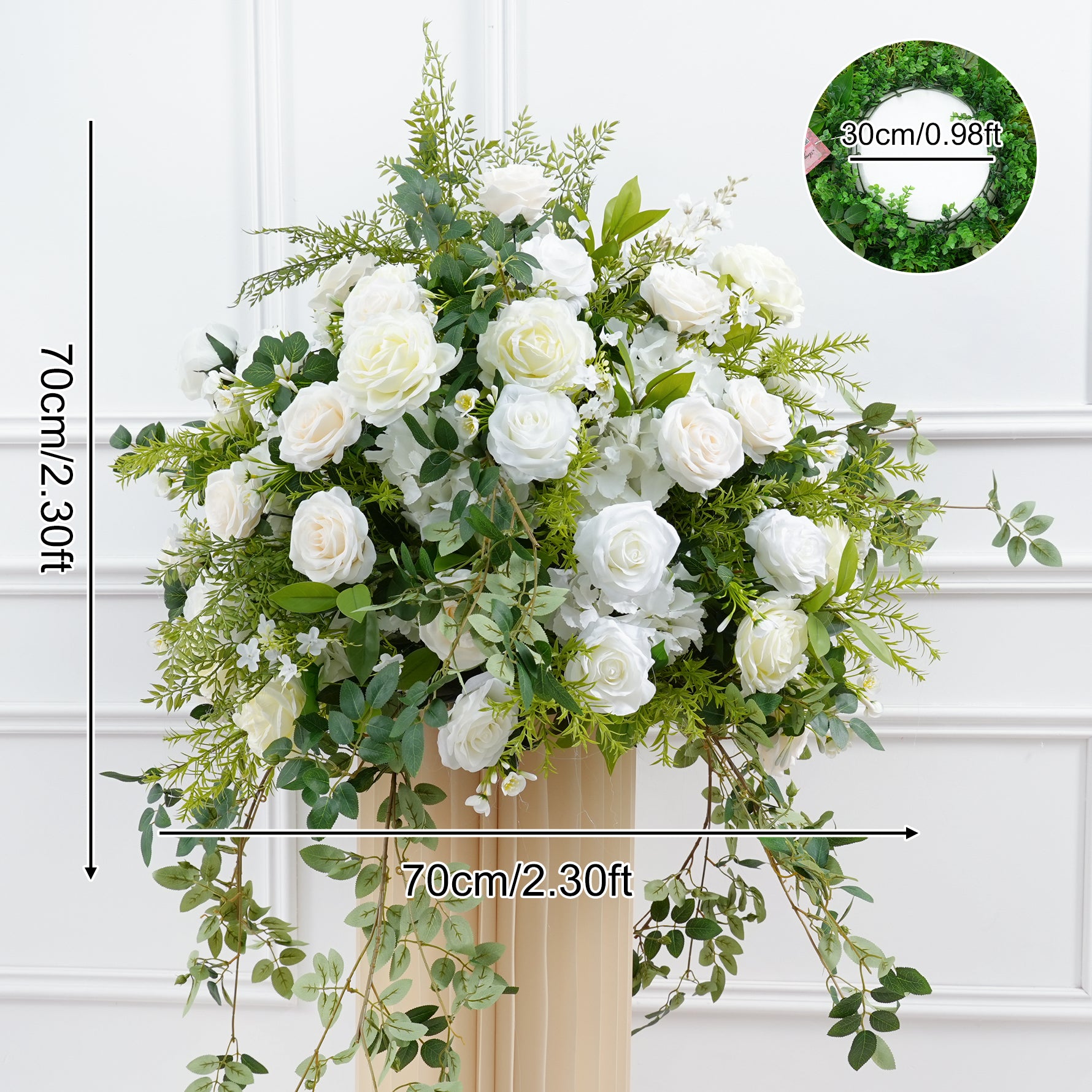 なな table flower arrange Wedding Table Flower Arrangement: White Tropical Greenery