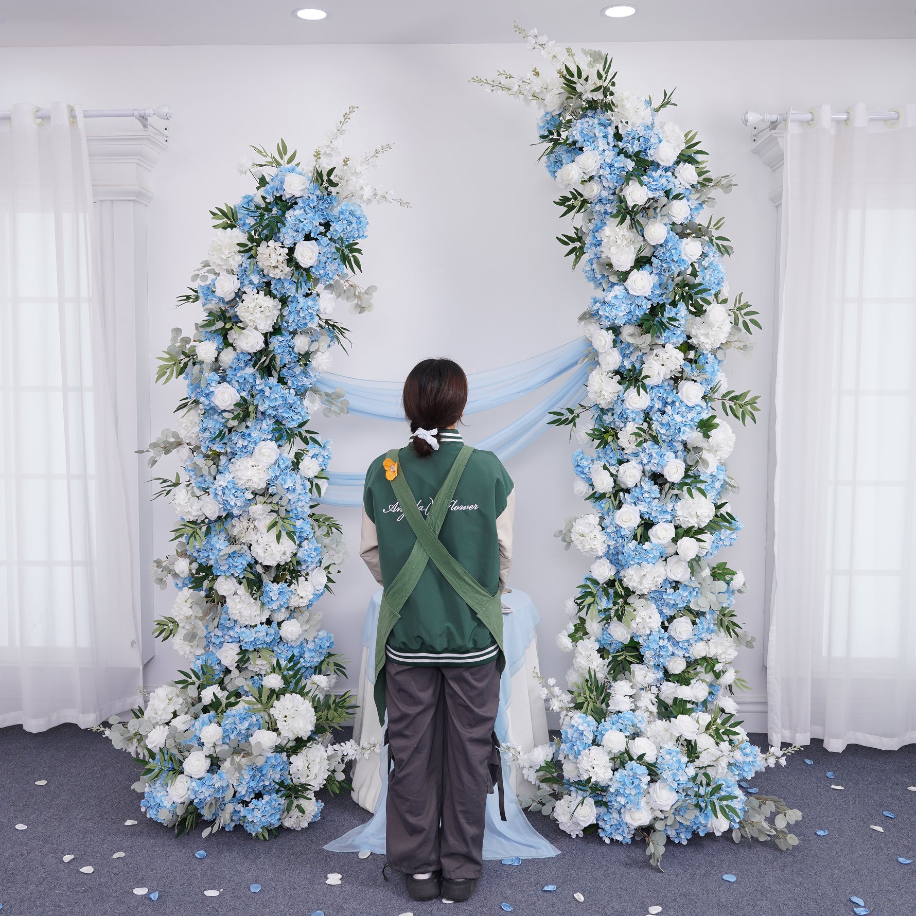 A8858 White Rose Blue Hydrangea Horn Arch Decor Wedding Backdrop