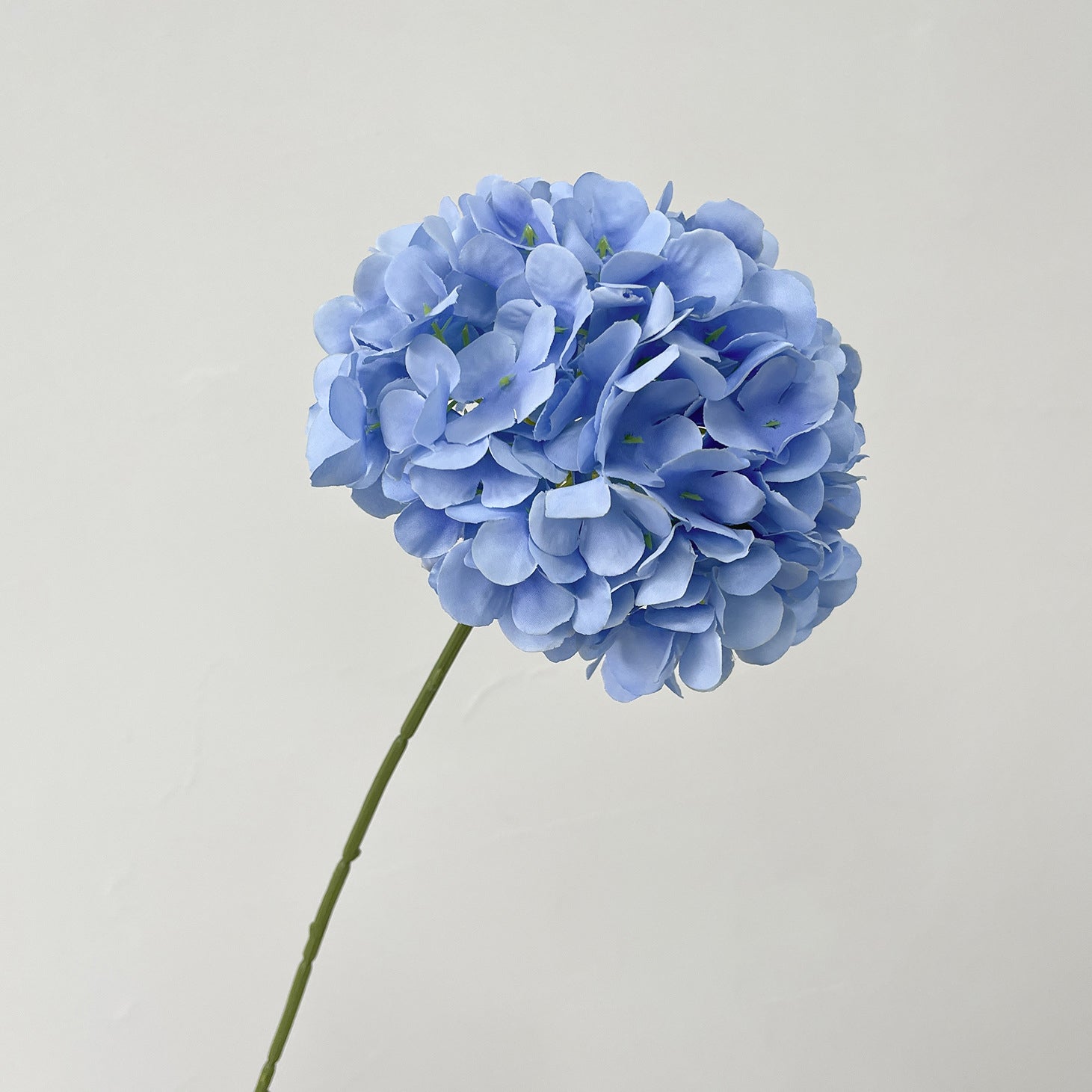 classic‑artificial‑hydrangea‑stems‑wedding‑ceremony‑supplies