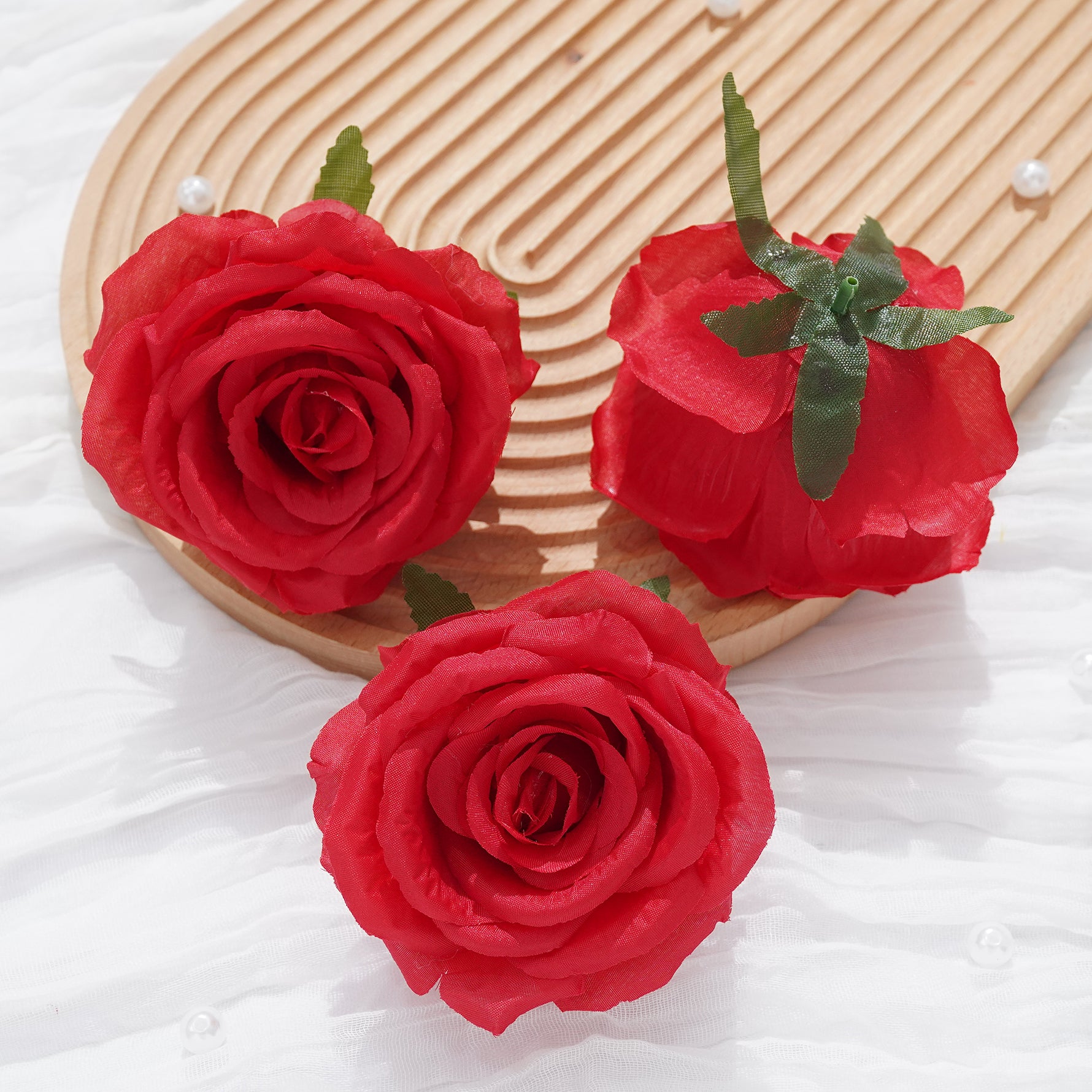 flatlay-mixed-rose-flower-heads