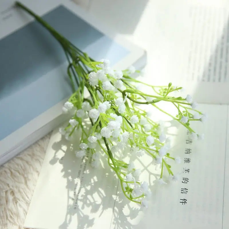 white-babys-breath-floral-arrangement