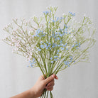 white-flower-arrangement-material