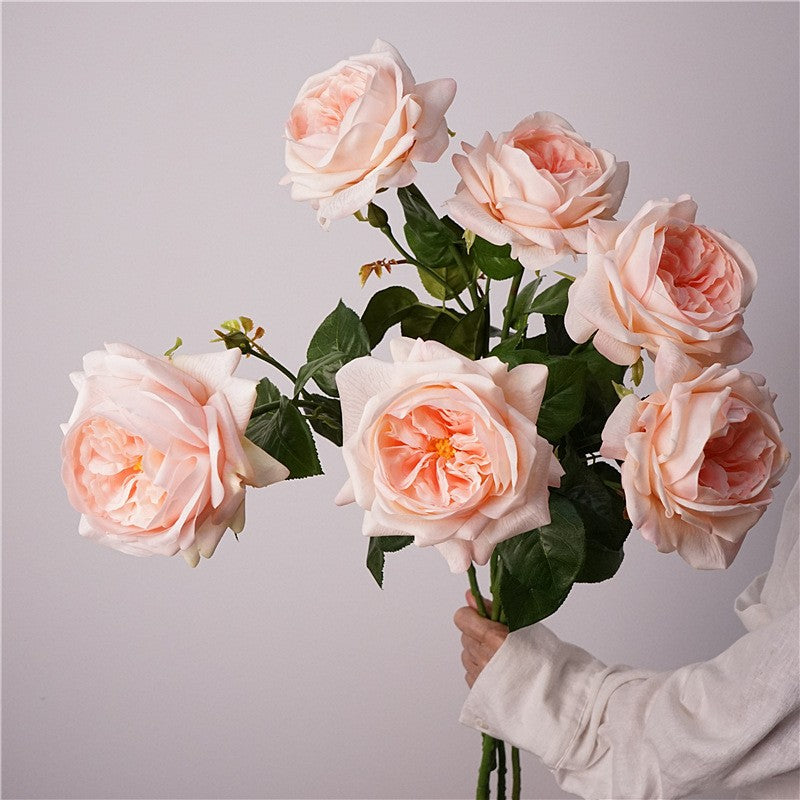 romantic_garden_rose_hand_tied_display