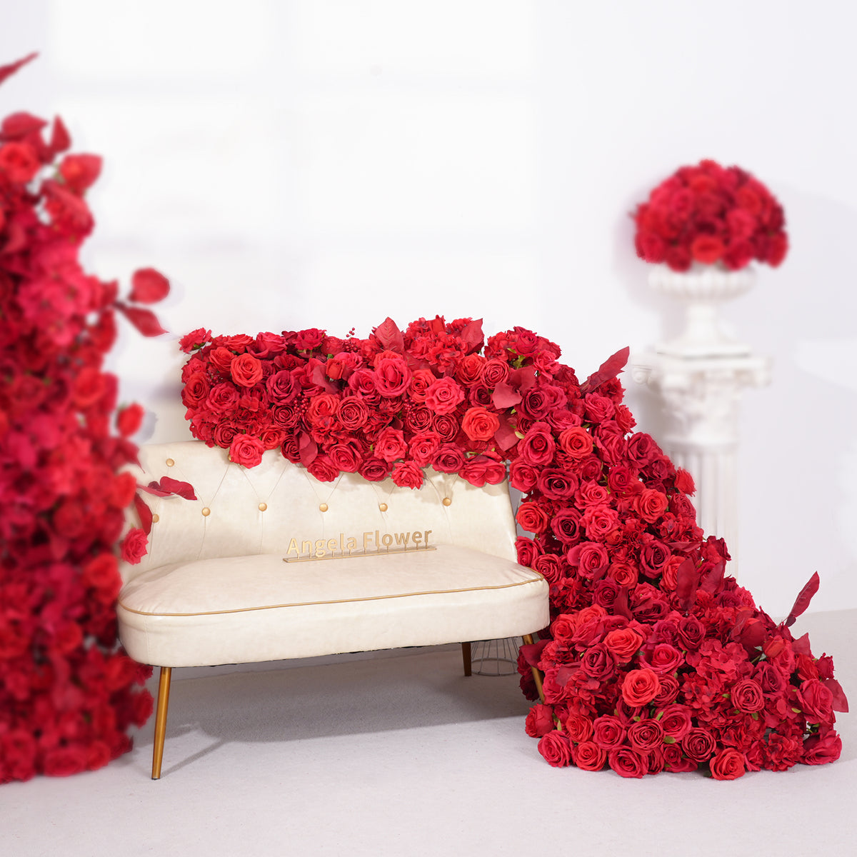 neutral_sofa_with_floor_trailing_floral