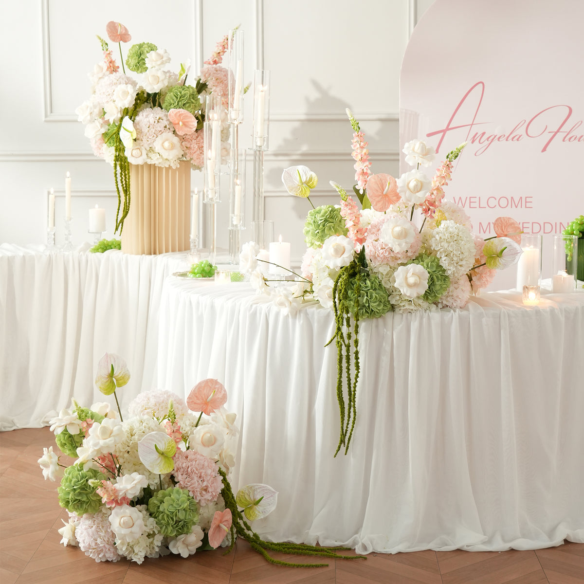 Pink flower accents in mixed bouquet