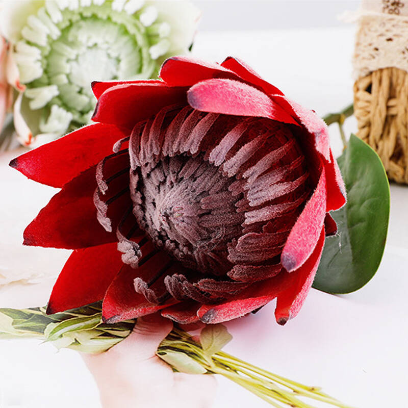 faux‑king‑protea‑bouquet‑glass‑vase‑home‑decor
