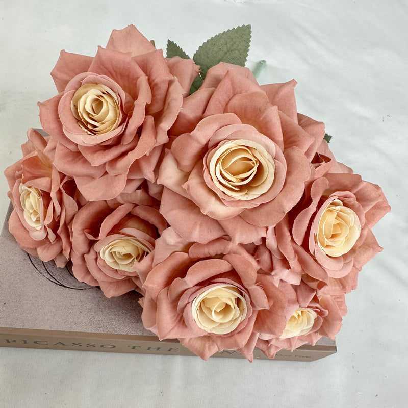 warm_peach_rose_bouquet_display