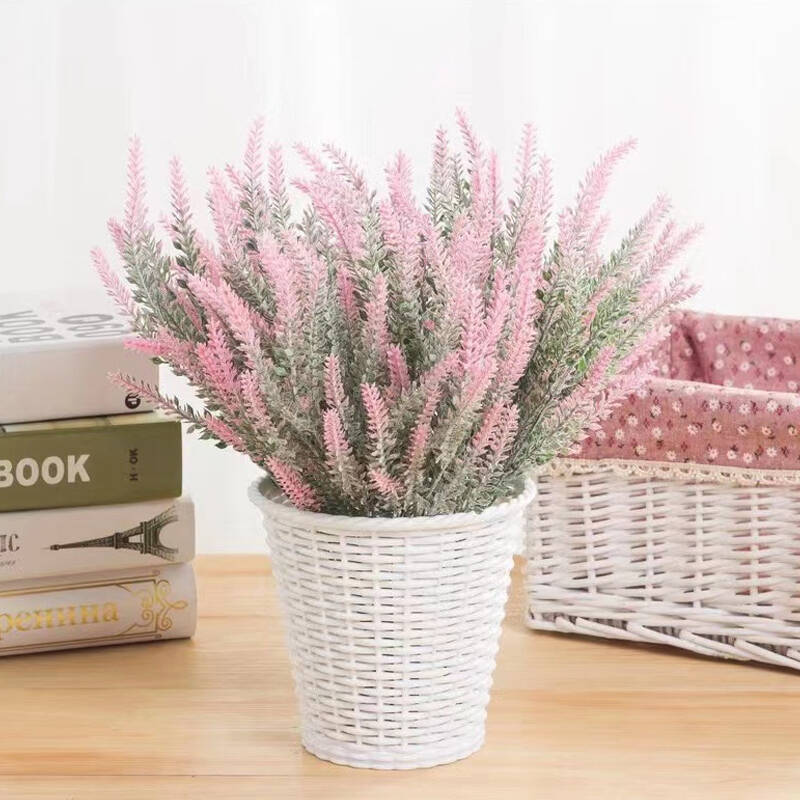 fake-lavender-flower-bundle-table-decoration
