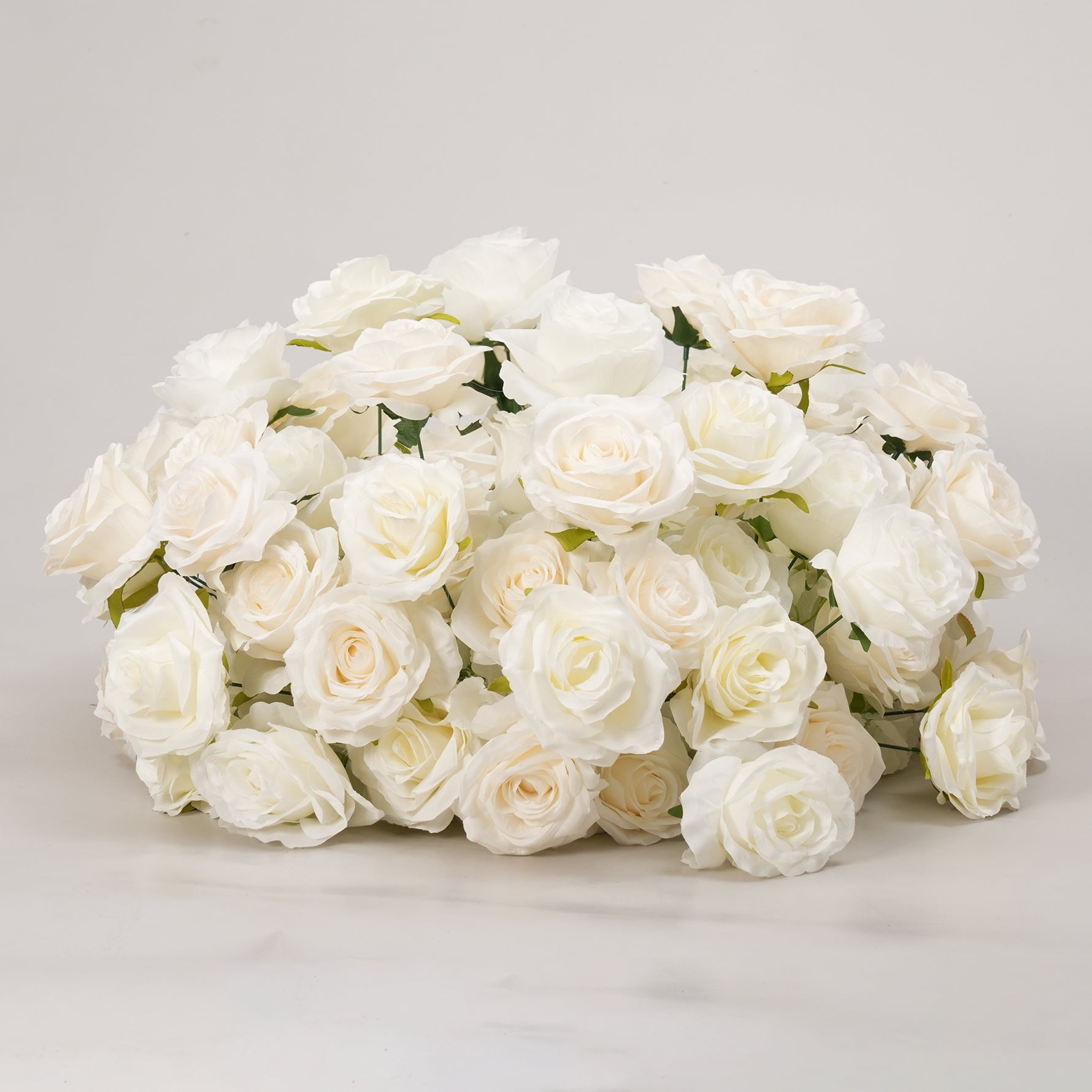 elegant-white-rose-decor
