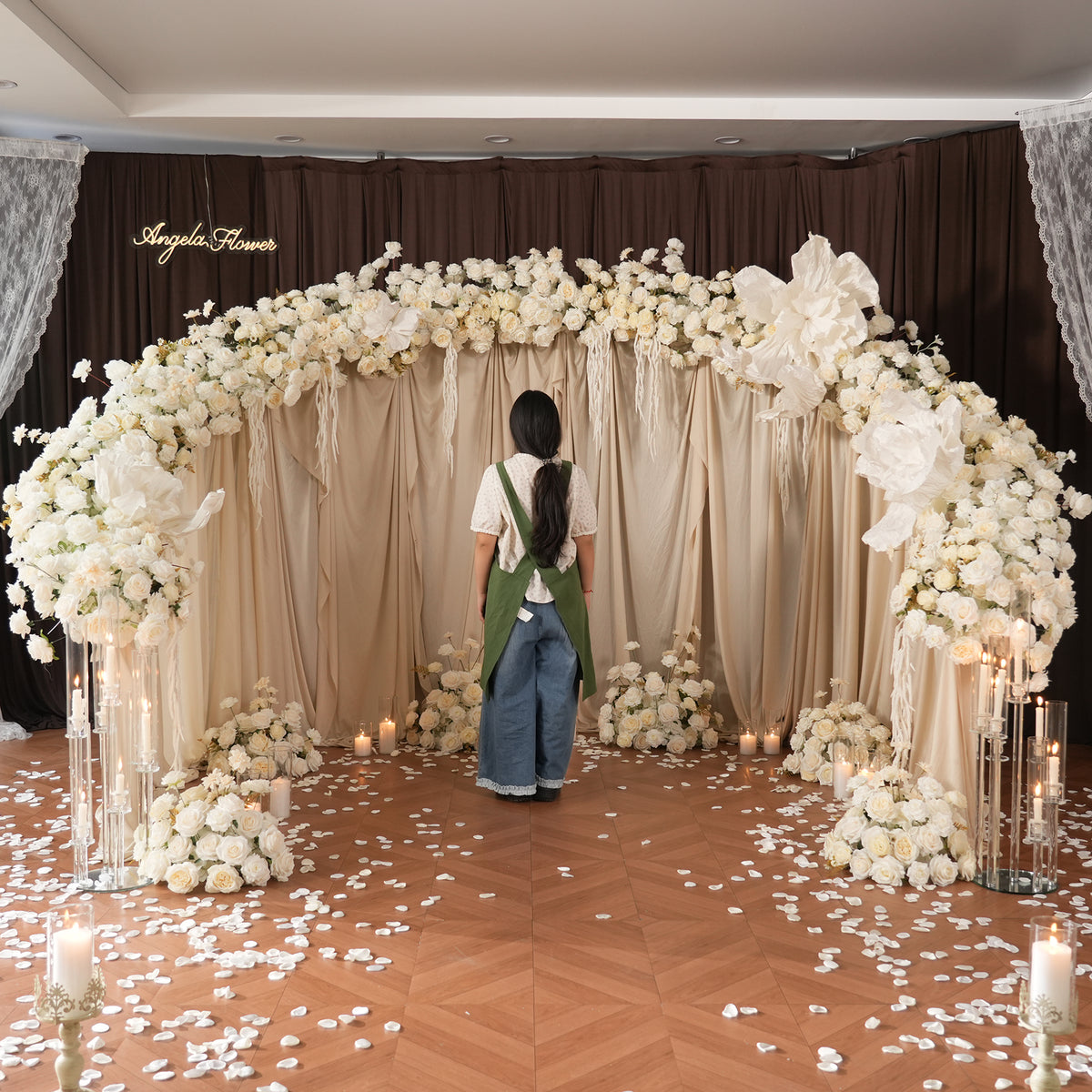 Texture photo of dense white rose flower row panel blooms