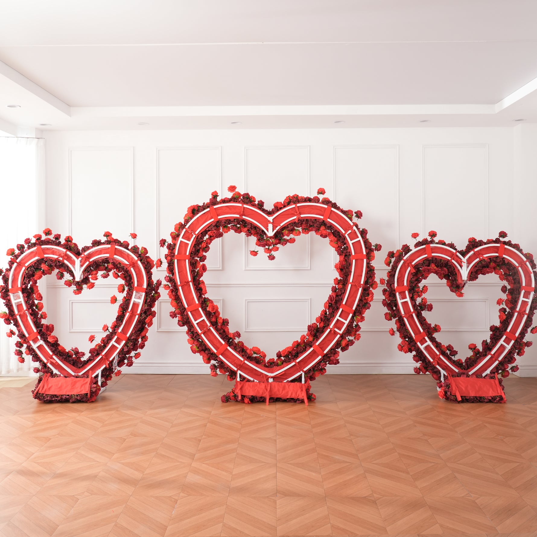 Deep Red Rose Heart-Shaped Arch Flower Arrangement Cloth Base
