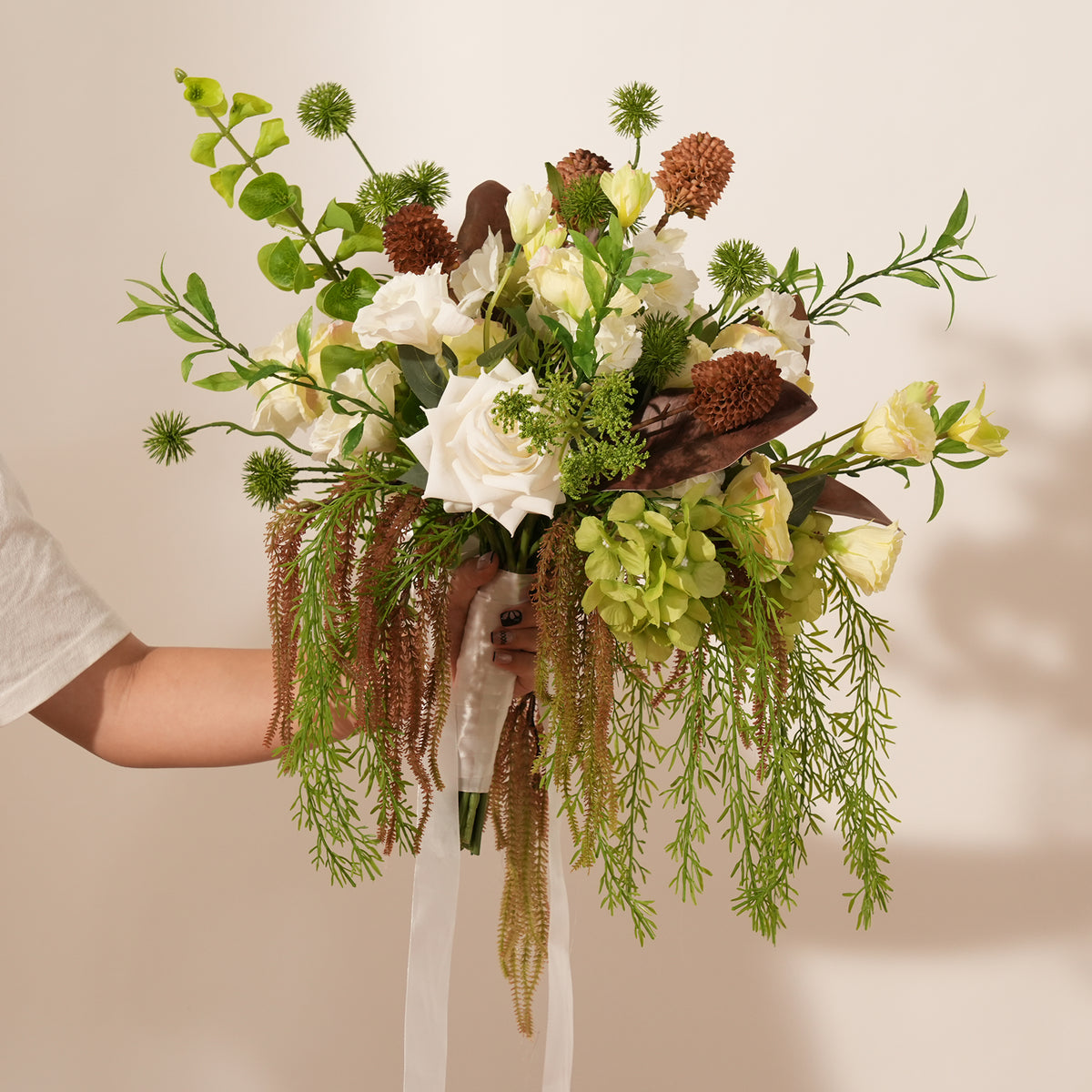 garden-wedding-table-floral-arrangement