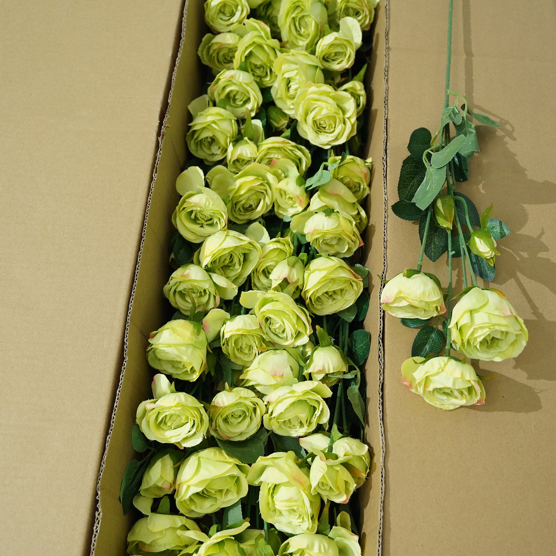 handheld-mixed-austin-rose-bunch
