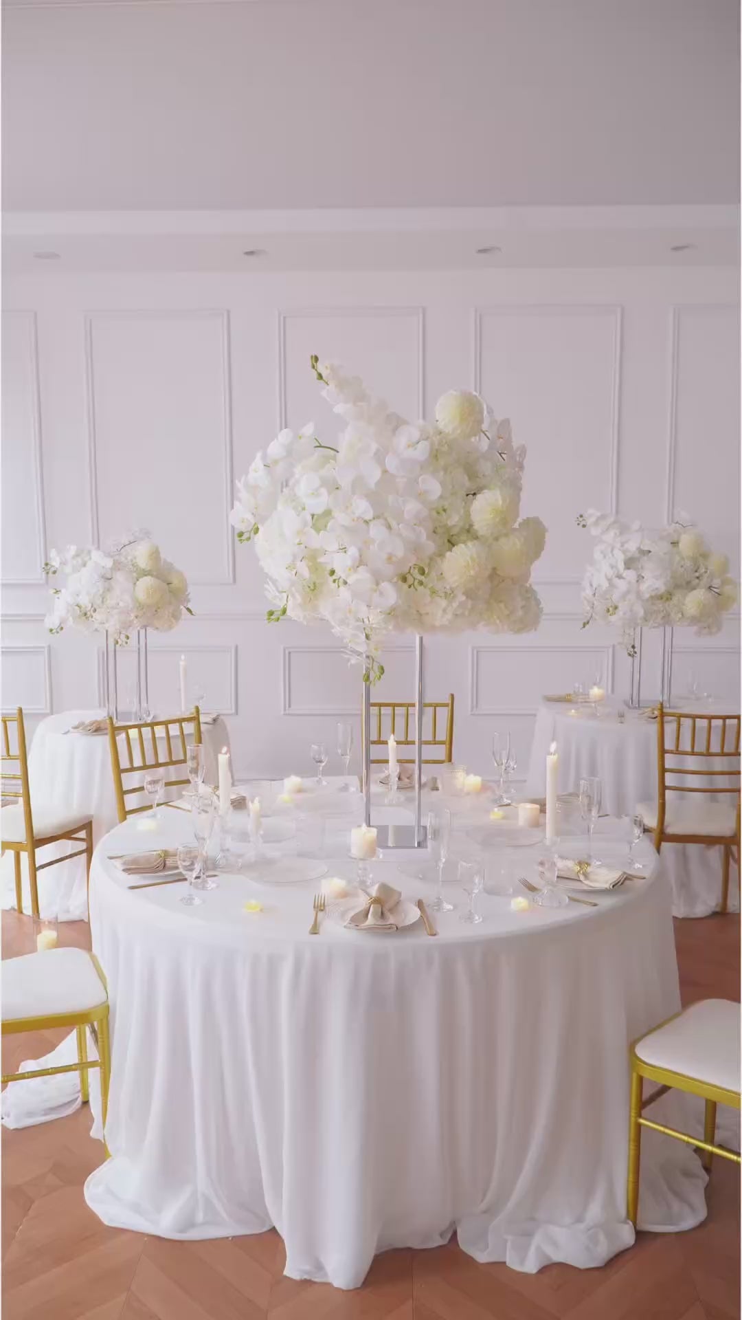 Elegant White Floral Centerpiece For Luxury Wedding Reception Table