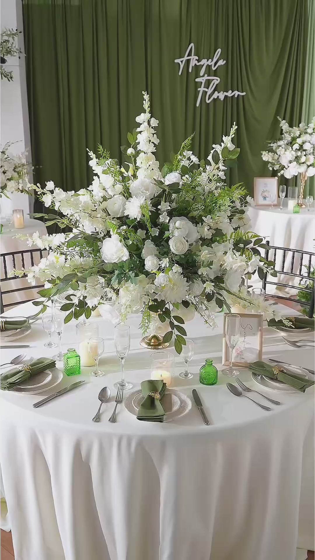 white-floral-arrangement-decor