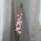 faux_gladiolus_table_centerpiece