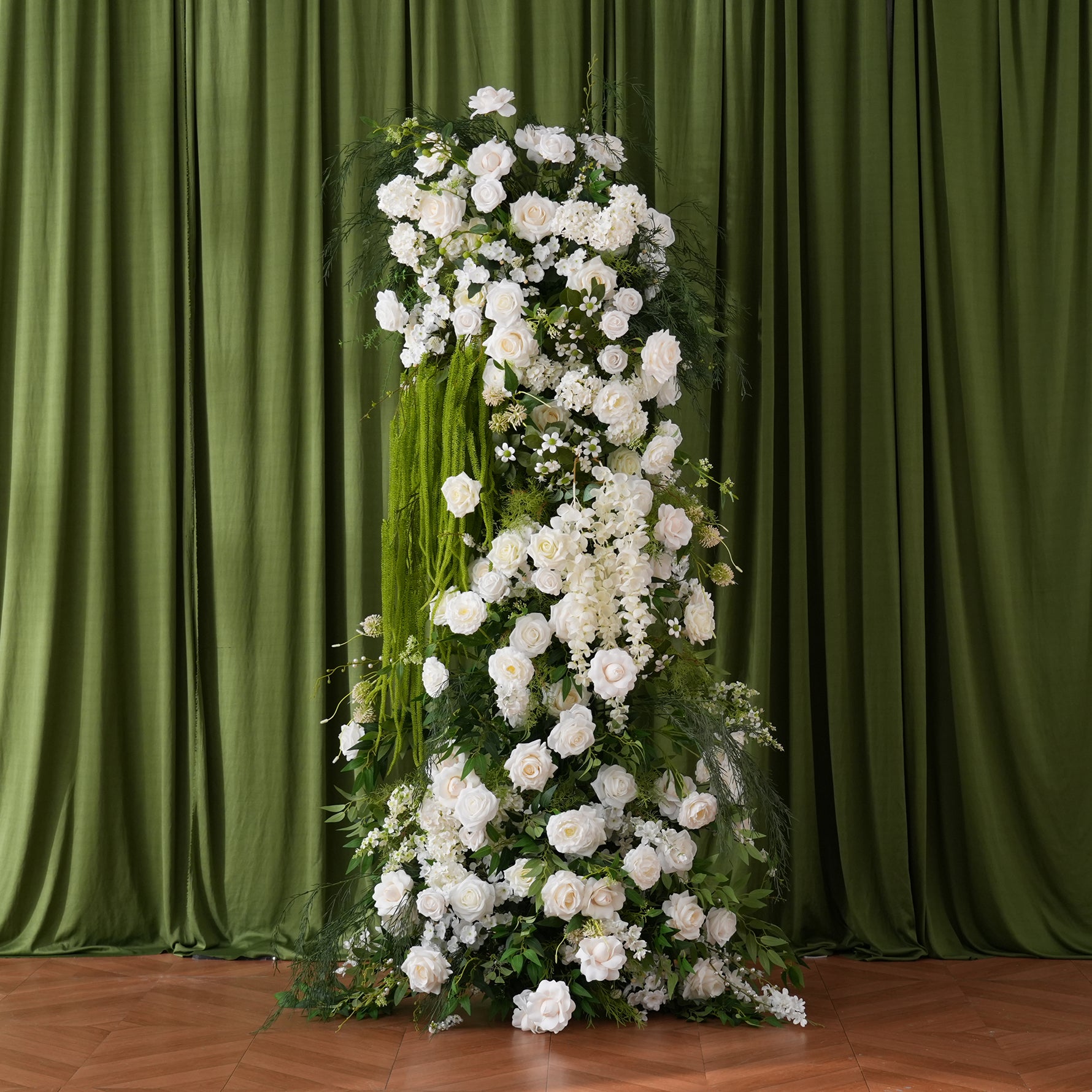hanging-greenery-floral-arch-swags
