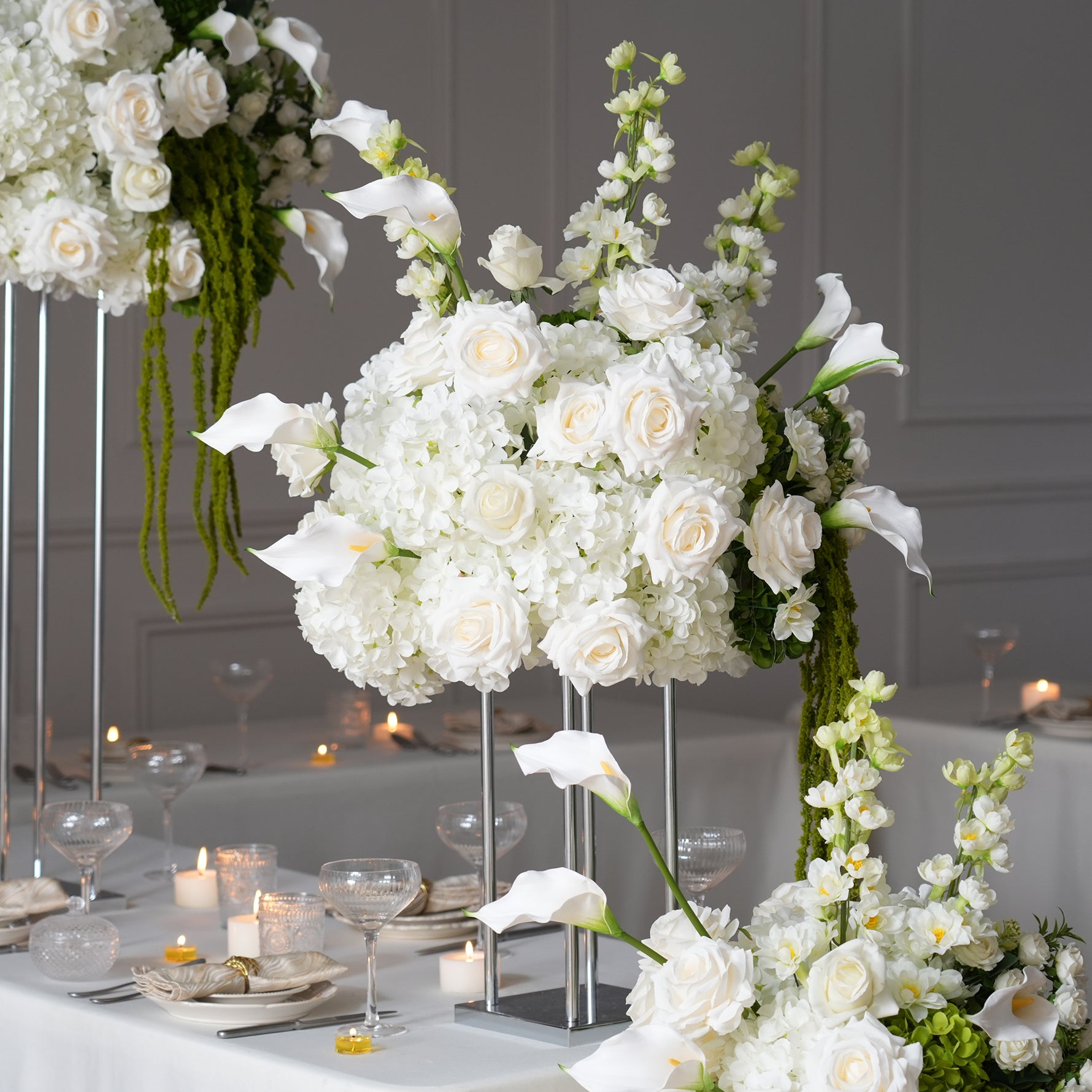 Romantic Wedding Banquet Table Arrangement