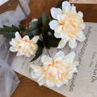 dahlia_white_table_shot