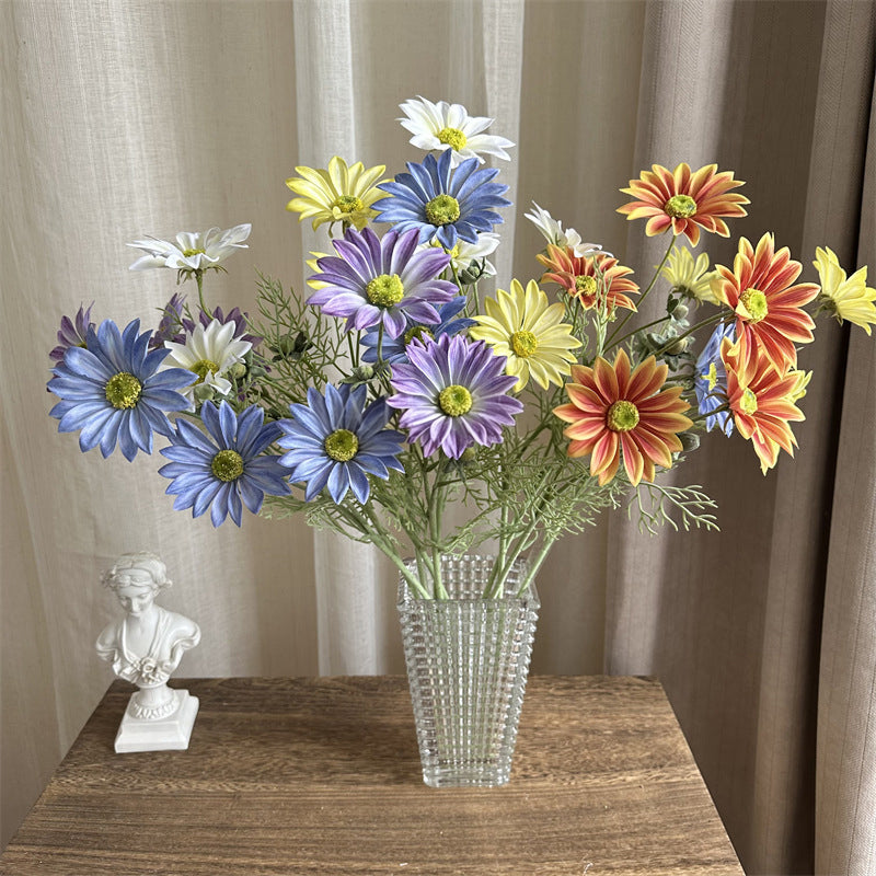 streaked_summer_daisy_closeup
